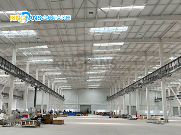 工业大风扇弥补厂房通风设计不足